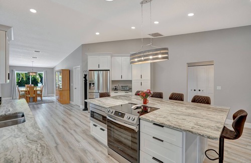 Palm Harbor House | Discover Manor on the Canal: Pool, Hot Tub & Ocean Views