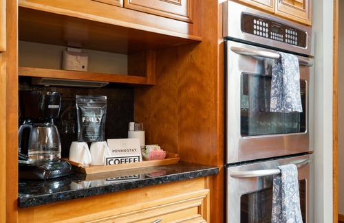 Champlin House | Escape to Manor on the River with Hot Tub & Kayaks