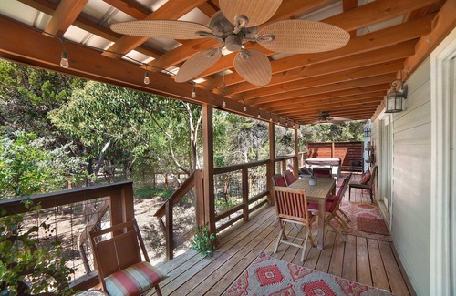 Austin House | Manor: Secluded Escape with Spa and Hot Tub Amenities