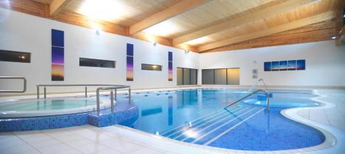 Tralee Hotel | Top-Rated Manor West Hotel & Leisure Club with Pool & Dining