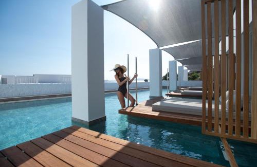 Agios Ioannis Hotel | Relax at Manoula's Beach Mykonos Resort with Oceanfront Views