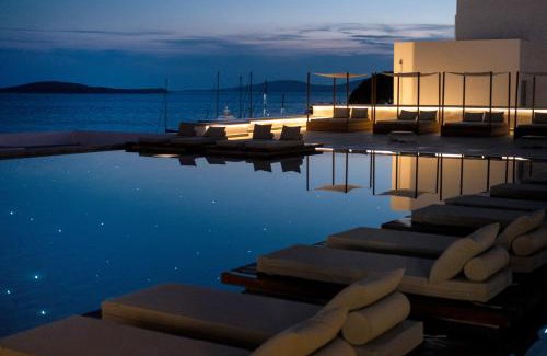 Agios Ioannis Hotel | Relax at Manoula's Beach Mykonos Resort with Oceanfront Views