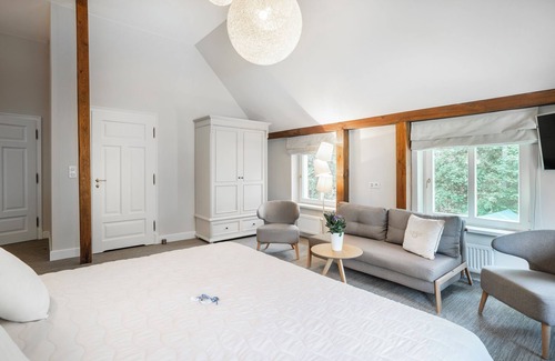 Nowe Warpno Bed & Breakfast | Manowce Palace: Quadruple Room with Scenic Lake View