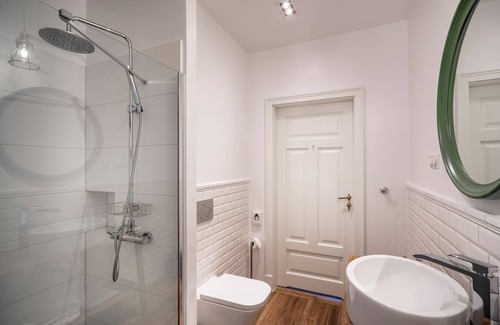 Nowe Warpno Bed & Breakfast | Manowce Palace - Quadruple Room with Garden View Awaits