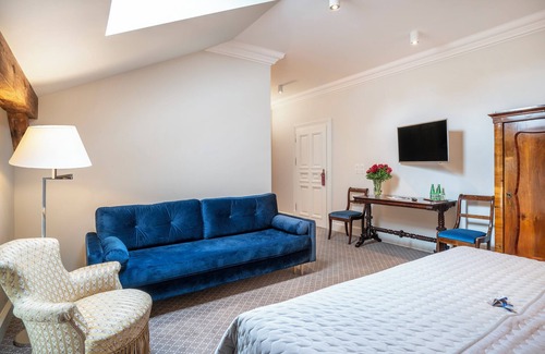 Nowe Warpno Bed & Breakfast | Family-Friendly Manowce Palace - Cozy Quadruple Room Awaits