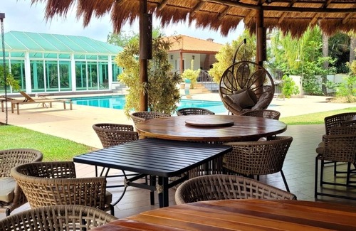Sao Pedro Villa | Elegant Mansion for 22 with Pool, Spa & Pet-Friendly Amenities