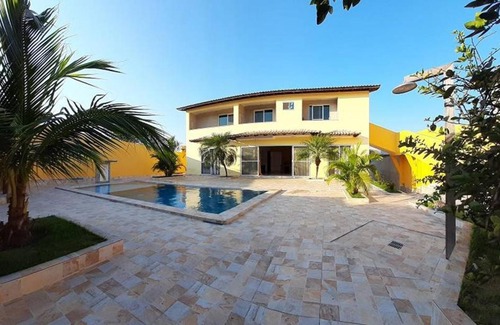Jose Goncalves House | Experience Elegance at Mansão Calixtro with Pool & Pets