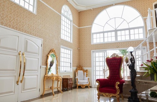 Carapicuiba Villa | Elegant Cinematic Mansion in Granja Vianna, SP