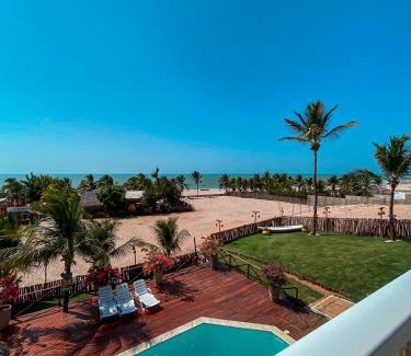 Coqueiro House | Pet-Friendly Mansão do Kite with Oceanfront Pool Access