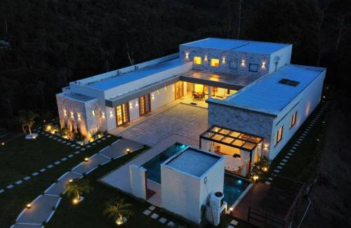 Marechal Floriano House | Enchanting Mansão Encantada with Oceanfront Pool Access
