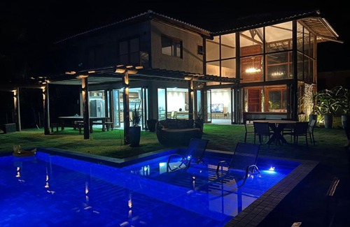 Praia do Forte House | Discover Mansão La Belle - Praia do Forte with Pool & Hot Tub