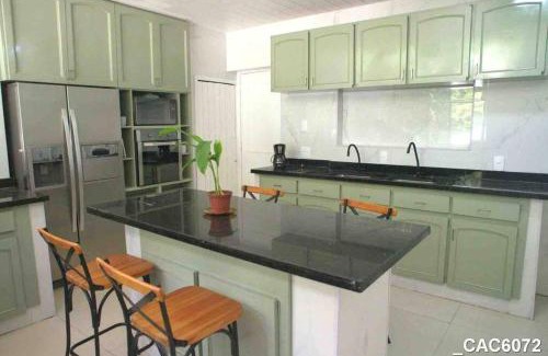 Alto da Boa Vista Apartment | Historic Mansão: Pet-Friendly Retreat with Pool & Fireplace