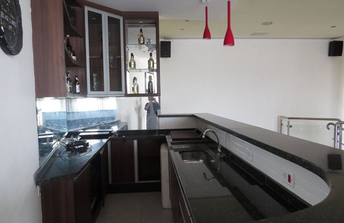 Sao Roque House | Discover Mansao no Centro São Roque with Pool and Kitchen