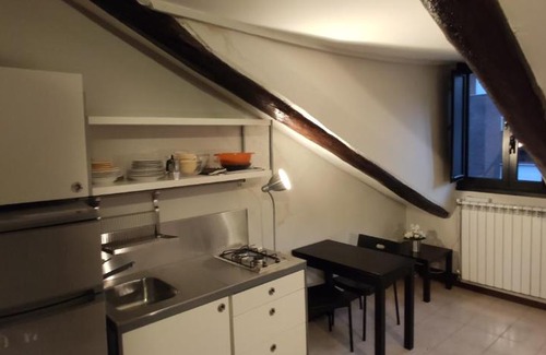 Cit Turin Apartment | Convenient Stay Steps from Porta Susa Station