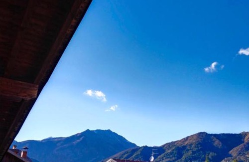 Rovetta Apartment | Child-Friendly Retreat at Mansarda Ciclamino – Rated 9/10