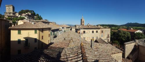 Sarteano Apartment | Panoramic Terrace Stay in Historic Sarteano, Rated 9/10