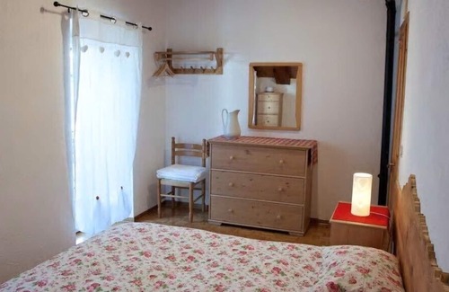 Dolonne House | Mansarda LA PERTZE, cosy 5-place apartment CIR-0012