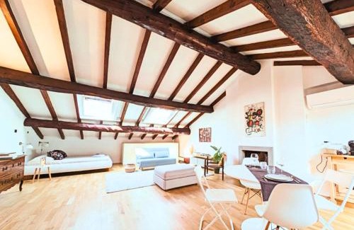 Parma City Centre Apartment | Experience Elegance at Mansarda Laurent - Guest Rated 9.6