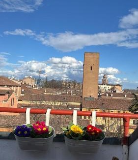 Old Town Apartment | Explore Family-Friendly Comfort at Mansarda Le Torri