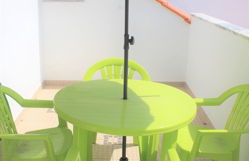 Peniche de Cima Apartment | Charming Mansarda Studio with Private Patio near Peniche Beach