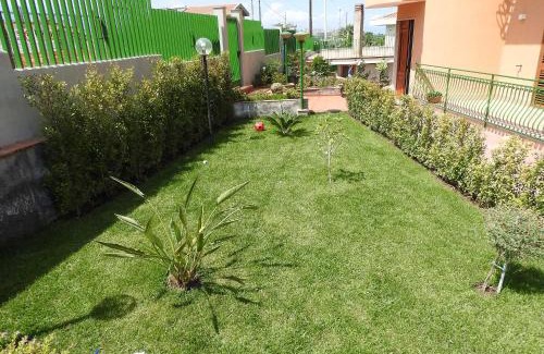 Aci Catena Apartment | Unforgettable Mansarda sul mare dei Ciclopi - 10/10 Rated Stay