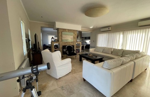 Gualeguaychu House | Elegant 5-Bedroom Suite in Scenic Country Golf Retreat