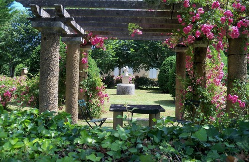 Ginestet House | Serene Mansion with Fishing Pond and Spa near Bergerac