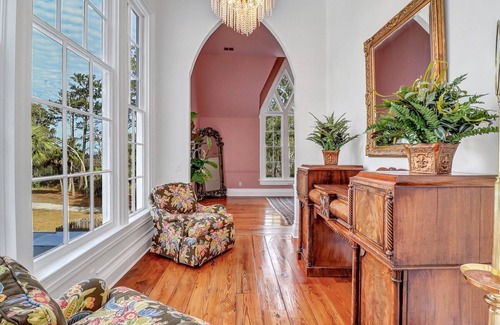 Bluffton House | Discover the Mansion at Rose Hill: Family-Friendly Retreat