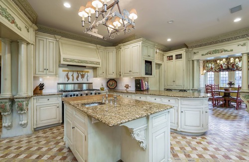 Fall River Villa | Experience the Mansion at the Highlands: Rated 9.8/10 Awaits