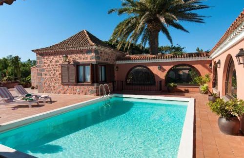 Santa Brigida Villa | Experience Mansion Bandama: A 4-Star Family Getaway