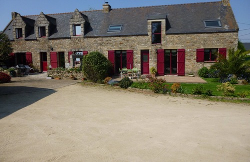 Brech House | Oceanfront Mansion - BRECH: Guest Rated 10/10 Experience