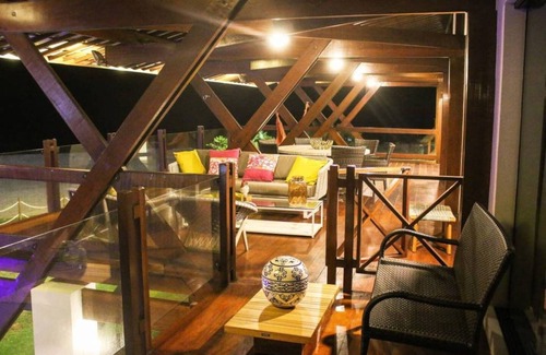 Tamandare House | Mansion by the Sea: Relaxing Retreat with Pool Access