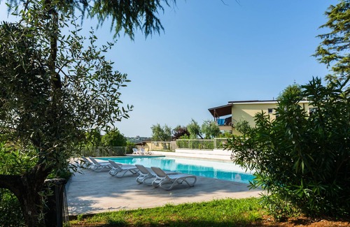 Villaggio Sanghen House | Inviting Belvilla by OYO Villauno with Pool & Breakfast