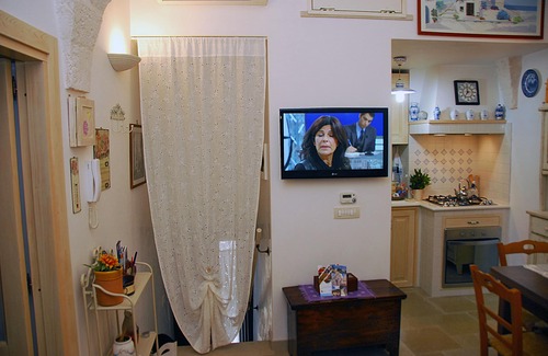 Old Town Cisternino House | Idyllic Mansion - Cisternino with Spa and Restaurant