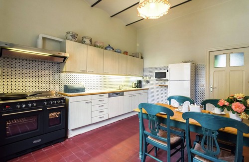 Beau Plateau Villa | Elegant Mansion in Beauplateau with Breakfast & Family Room