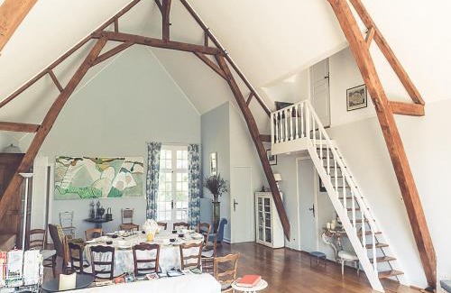 Meaulne-Vitray House | Charming Manor in Auvergne with Private Pool & Pet Friendly