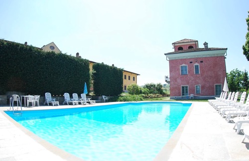 Nizza Monferrato Apartment | Mansion in Nizza Monferrato with Pool & Views