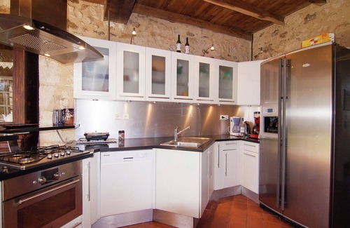 Sigoules Villa | Elegant Mansion with Pool and Family-Friendly Amenities