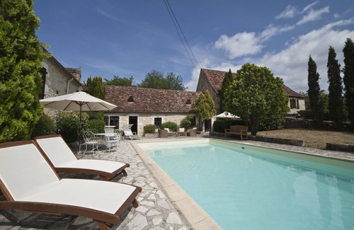 Nadaillac-de-Rouge House | Mansion - Lamothe Fénelon: Guest Rated 9.8 with Pool & Breakfast