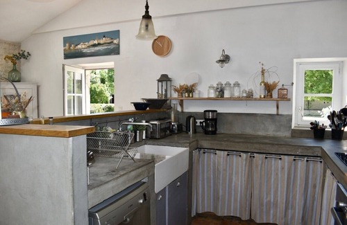 Le Gue-d'Allere House | Experience Elegance at Mansion - Le Gué d'Alleré