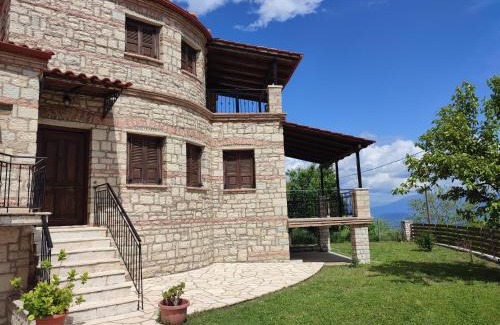 Arta House | Family-Friendly Retreat at Mansion Michalis - Rated 9/10!
