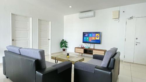 Downtown George Town Apartment | Stunning Mansion One Gleneagles with Panoramic Seaview