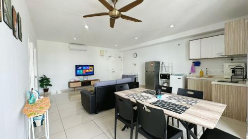 Downtown George Town Apartment | Stunning Mansion One Gleneagles with Panoramic Seaview