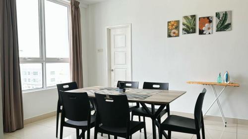 Downtown George Town Apartment | Stunning Mansion One Gleneagles with Panoramic Seaview