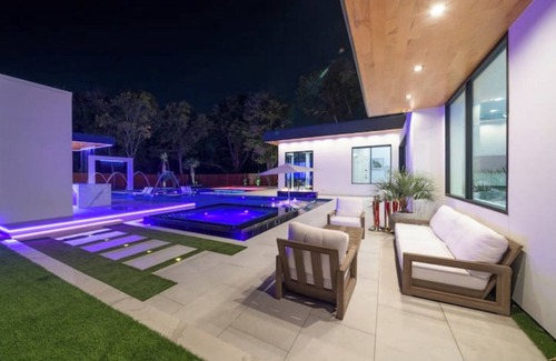 Preston Hollow House | Mansion w/The BEST POOL in Dallas