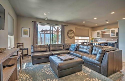 Wapato Point Condo | Inviting Manson Condo with Pool Access near Marina & Town
