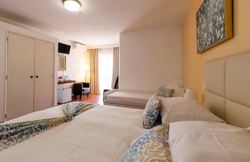 Manta Rota Bed & Breakfast | Discover Manta Guest: Family-Friendly with Spa & Breakfast