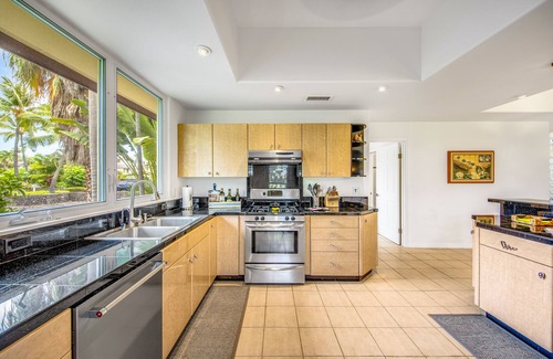 Kailua-Kona House | Premier Oceanfront Escape at Manta Ray Manor - Family Friendly