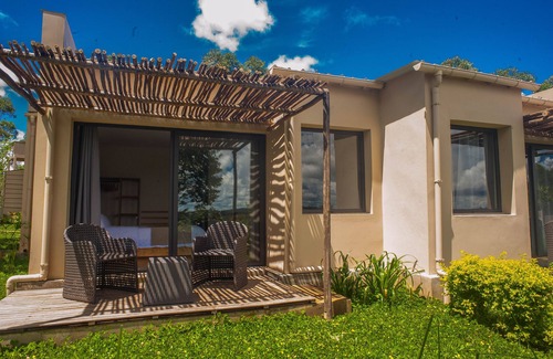 Andasibe Hotel | Discover Mantadia Lodge Andasibe: Pool, Spa & Family Fun