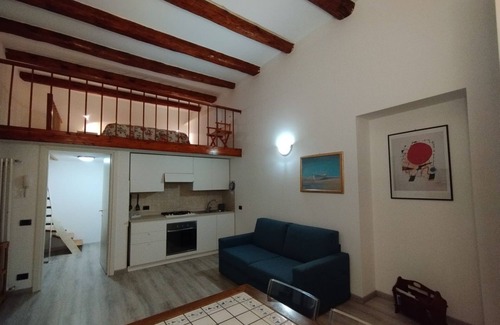 Domodossola Apartment | Cozy Mantellini 2B Apartment with Kitchen and Breakfast